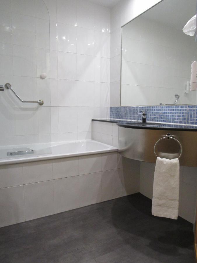 Habitación Doble Estándar - 2 camas - Desayuno gratuito