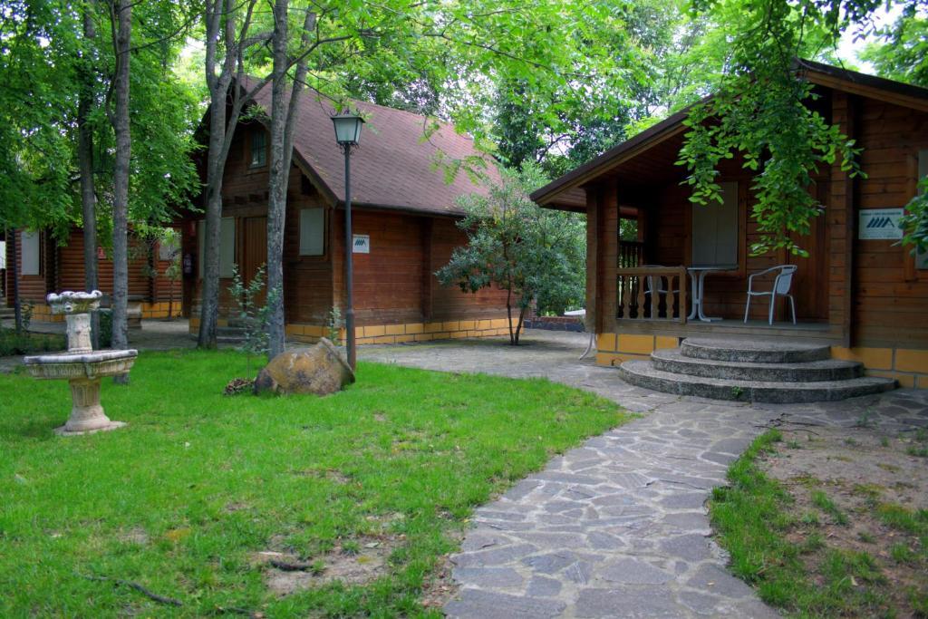 Bungalow (2 adultos + 2 niños menores de 12 años)