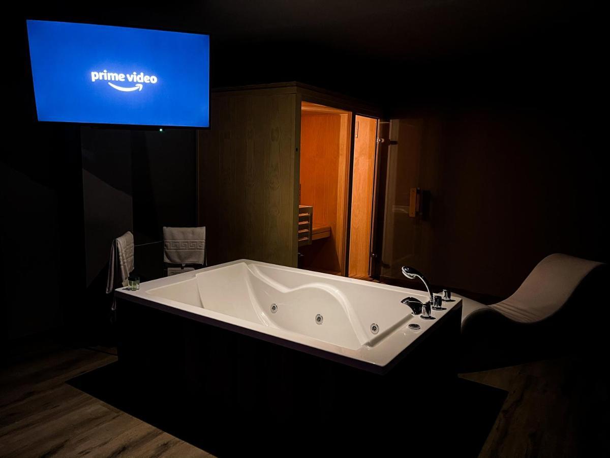 Suite con bañera de hidromasaje - Cama extragrande