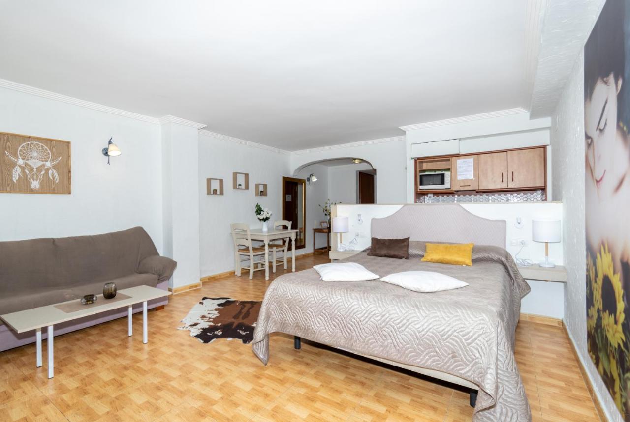 Studio Apartment Side Sea View