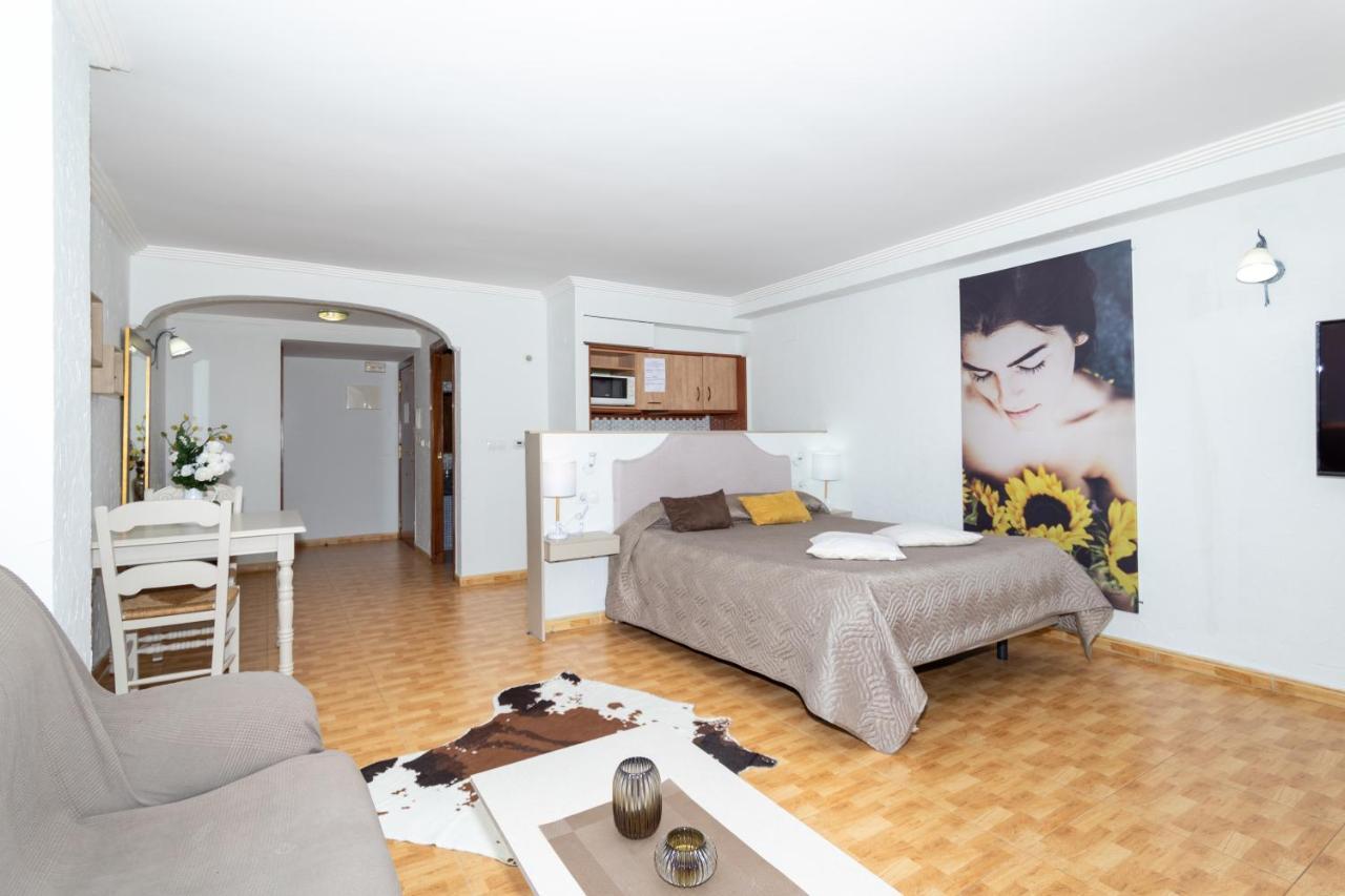 Studio Apartment Side Sea View