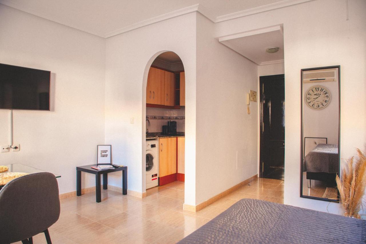 Deluxe Studio