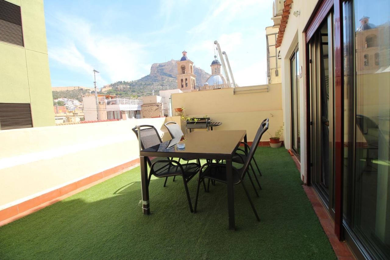 Apartamento con terraza y vistas al castillo