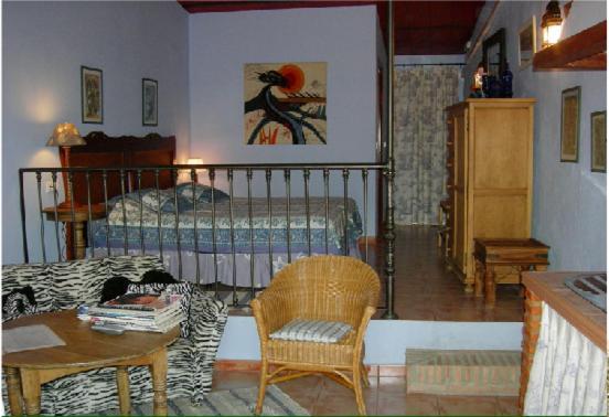 Estudio (2 adultos)