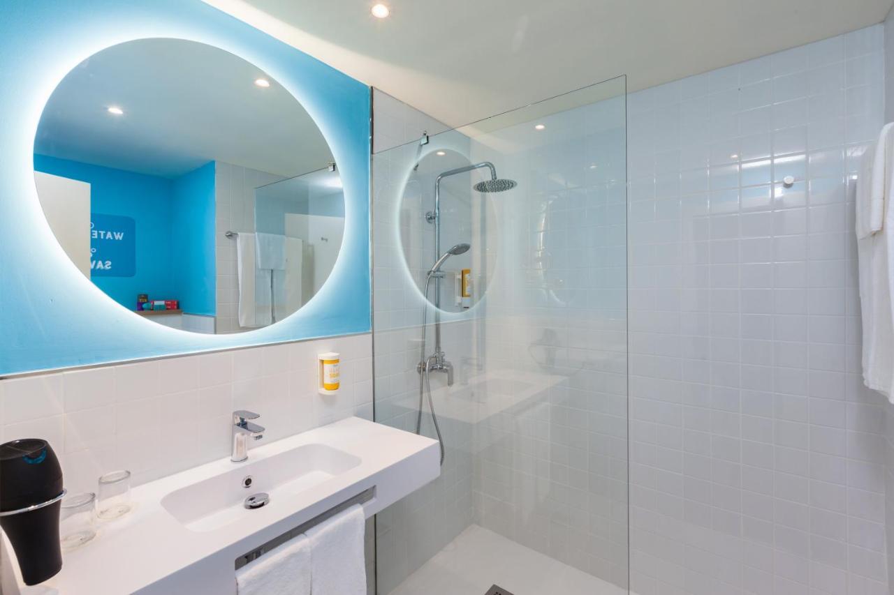 Deluxe Double Room Adults Only 18 years