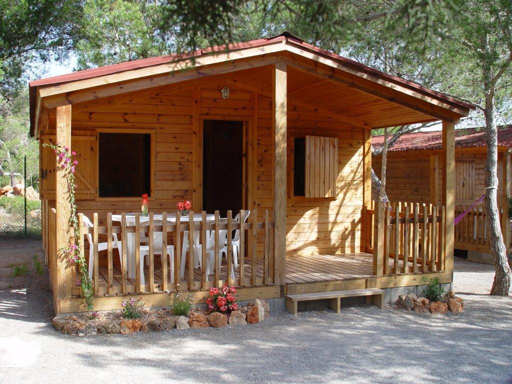 Bungalow Deluxe (4 Adults)