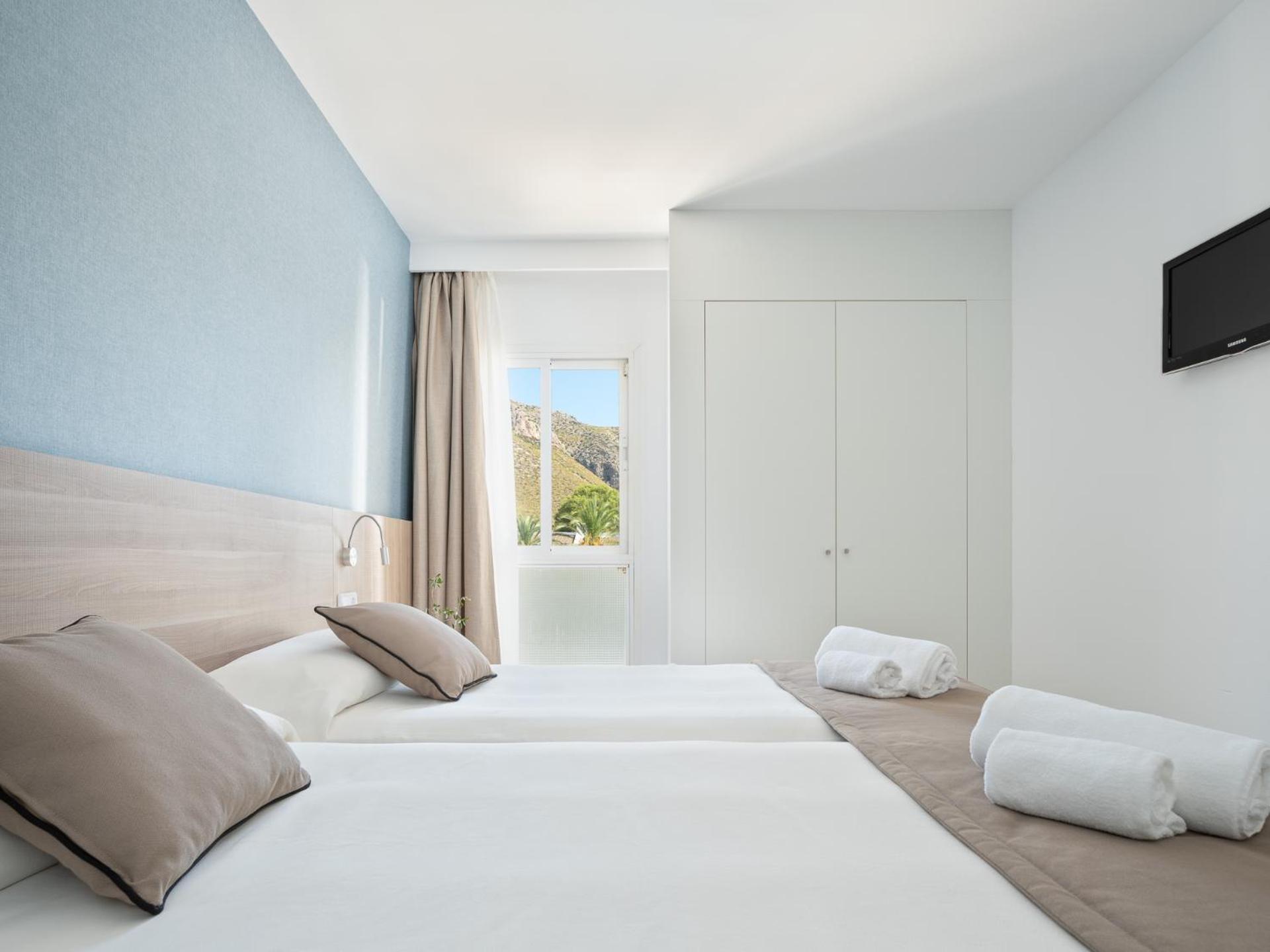 Suite Pool View