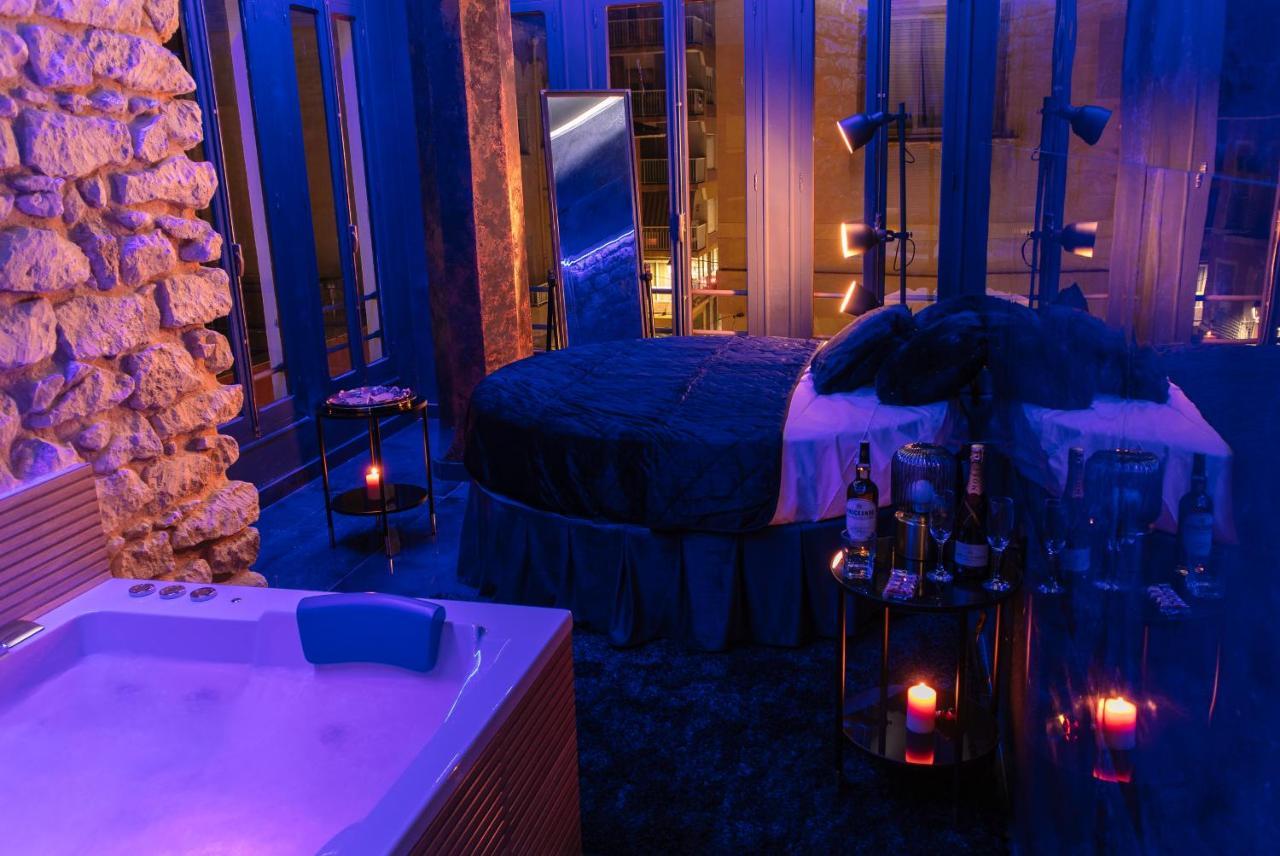 Deluxe Double Room Bath