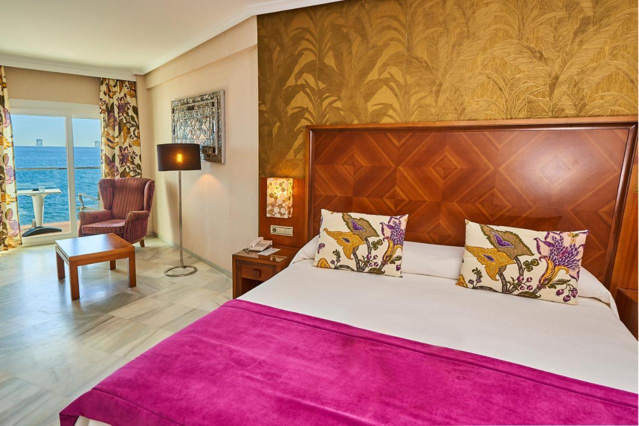 Suite Junior Familiar con vistas al mar y balcón (2 adultos + 2 niños)