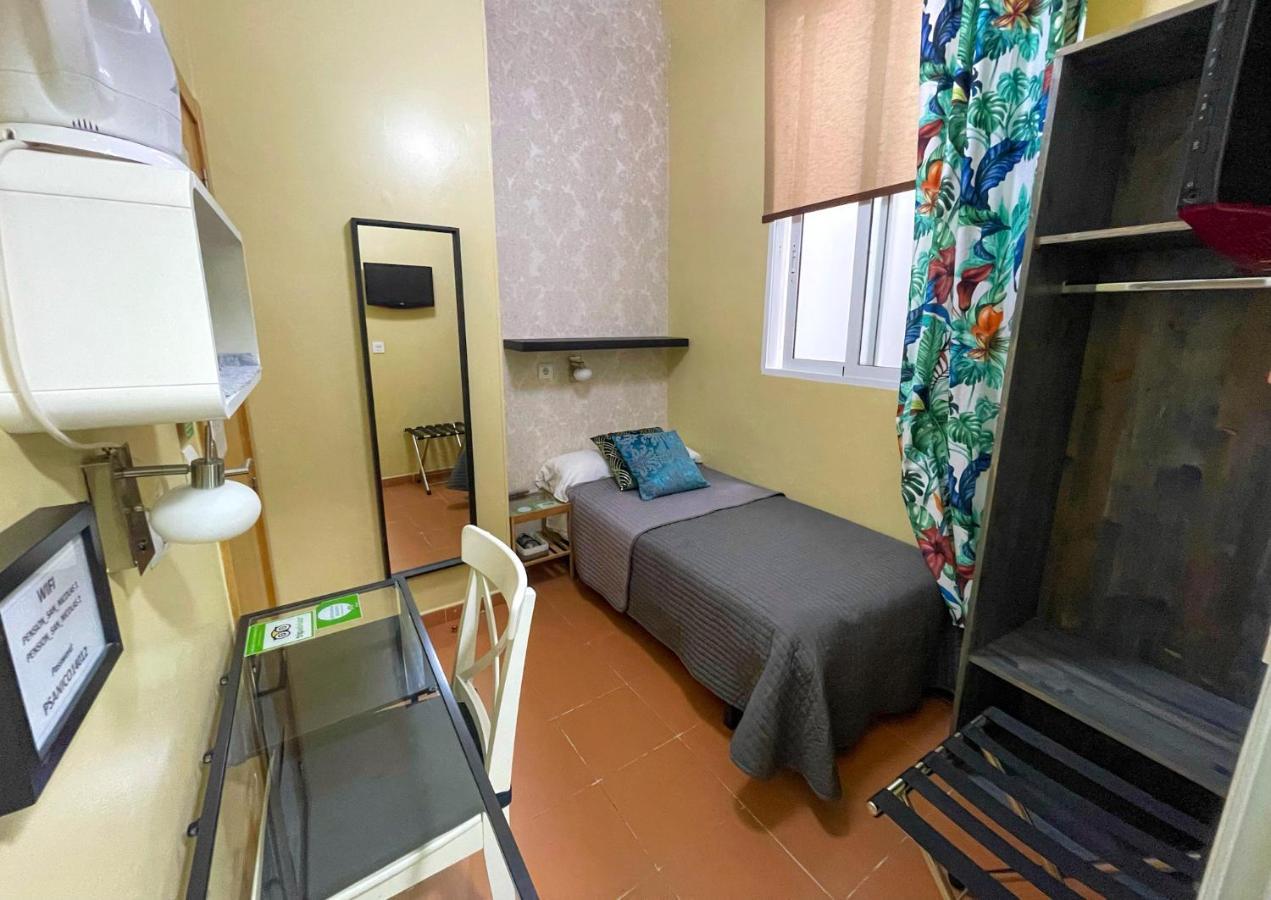 Single Room Private Bathroom