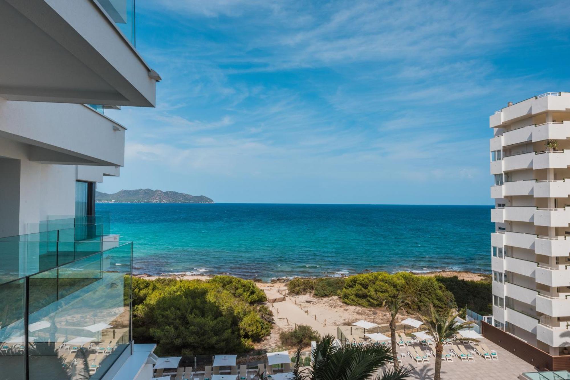 Double or Twin Room Partial Sea View