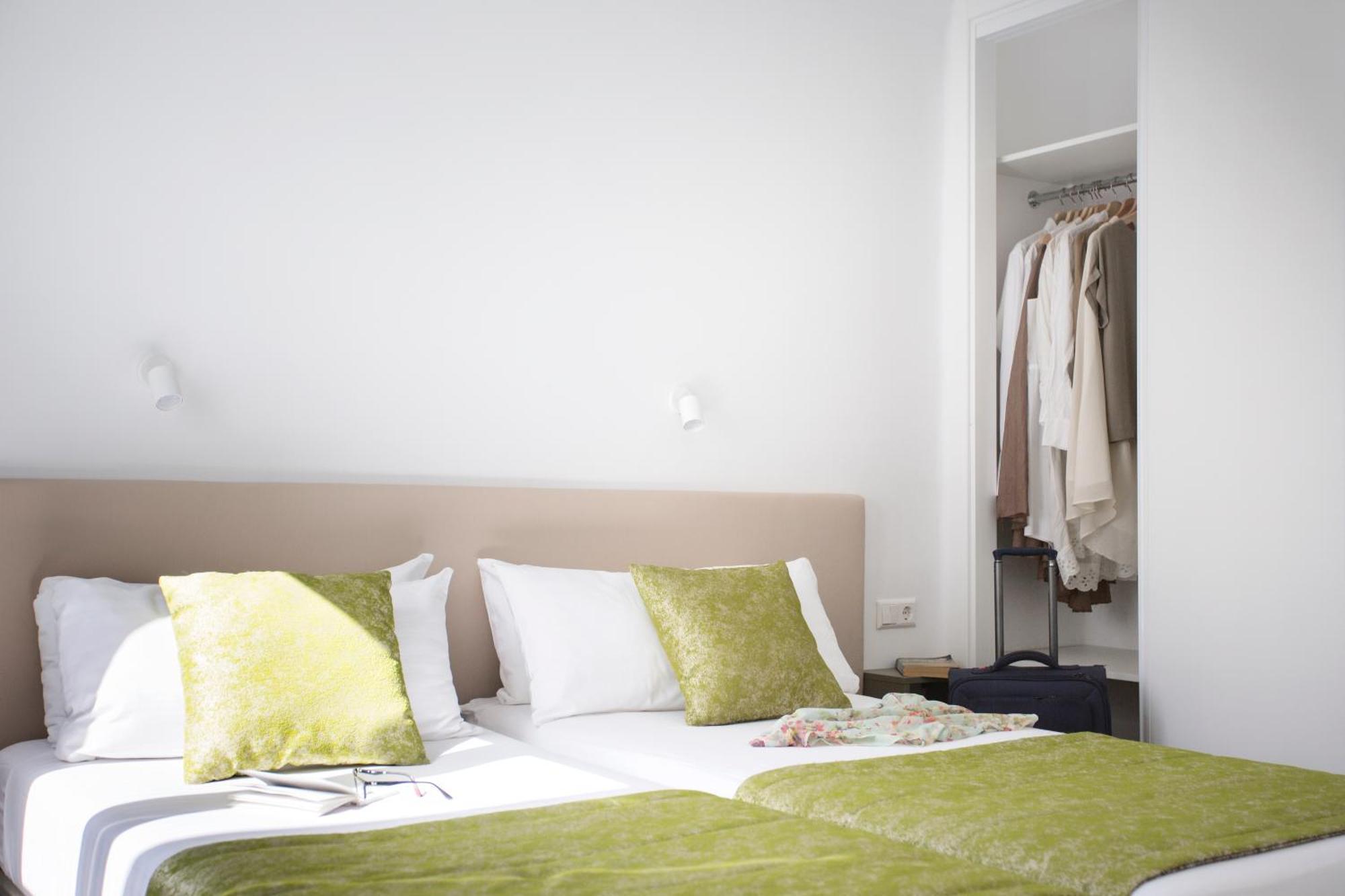 Three-Bedroom Apartment,1207577161:JPEG