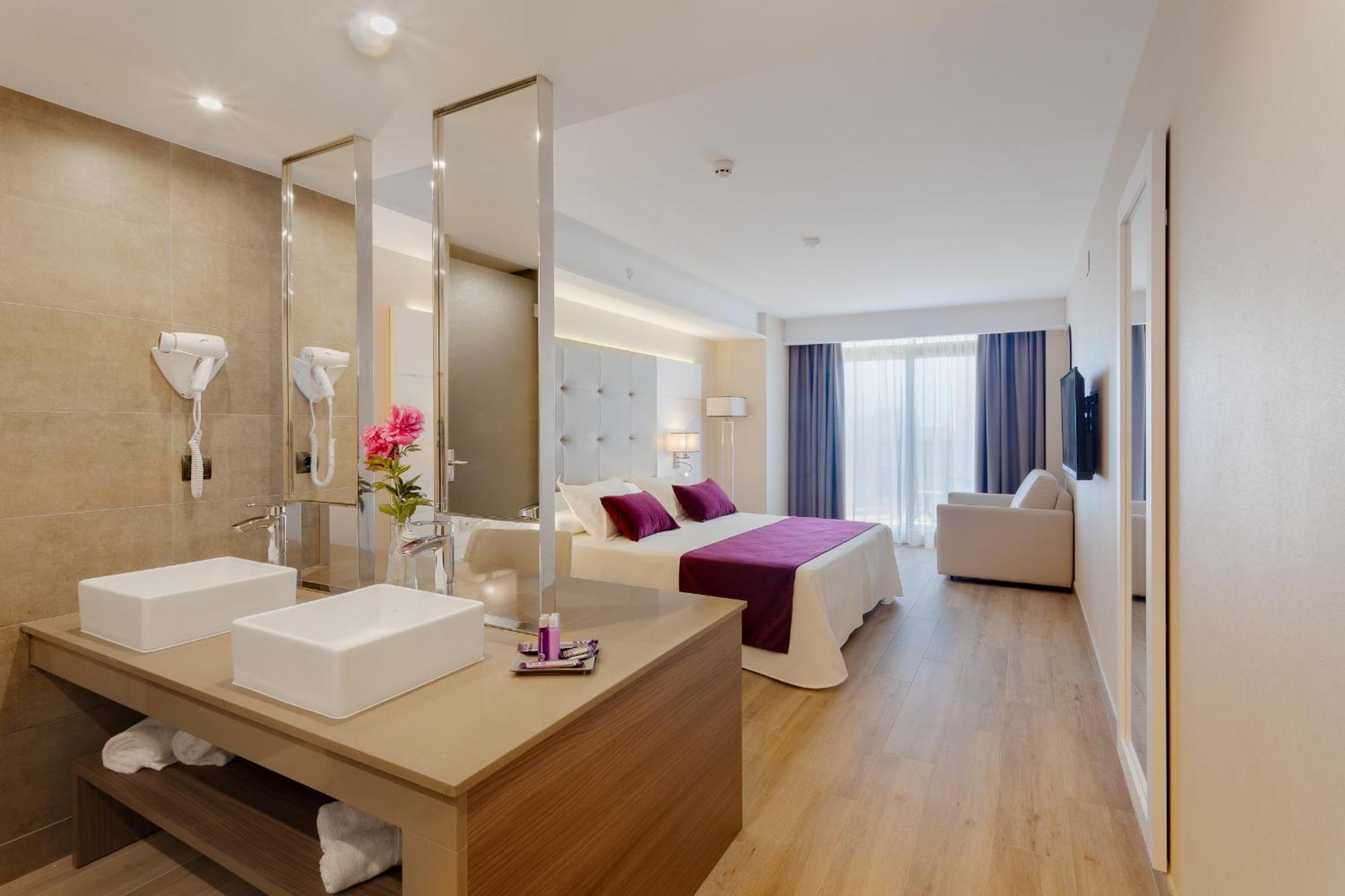 Habitación Doble Superior (2 adultos + 2 niños)