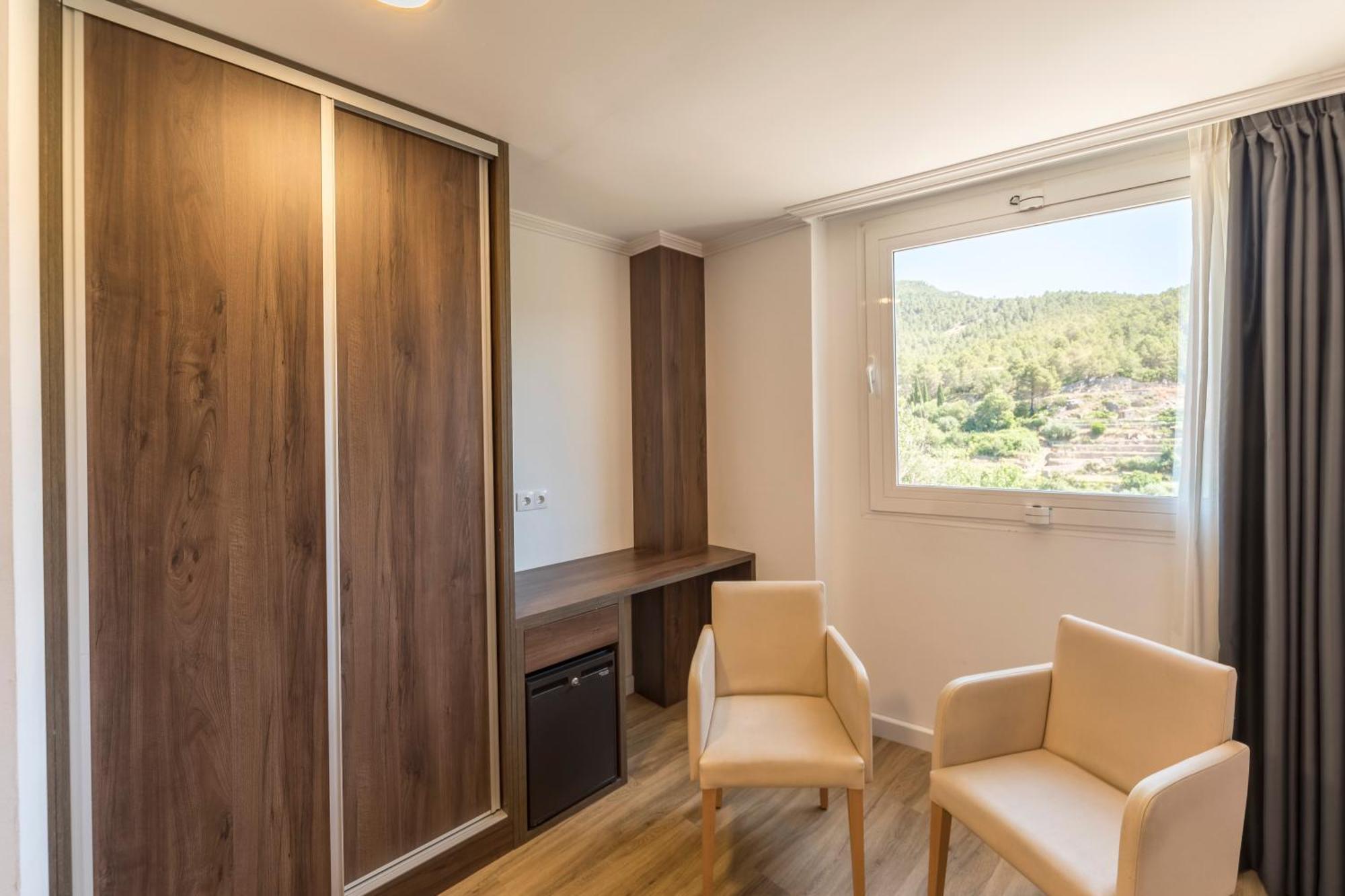 Double or Twin Room River View