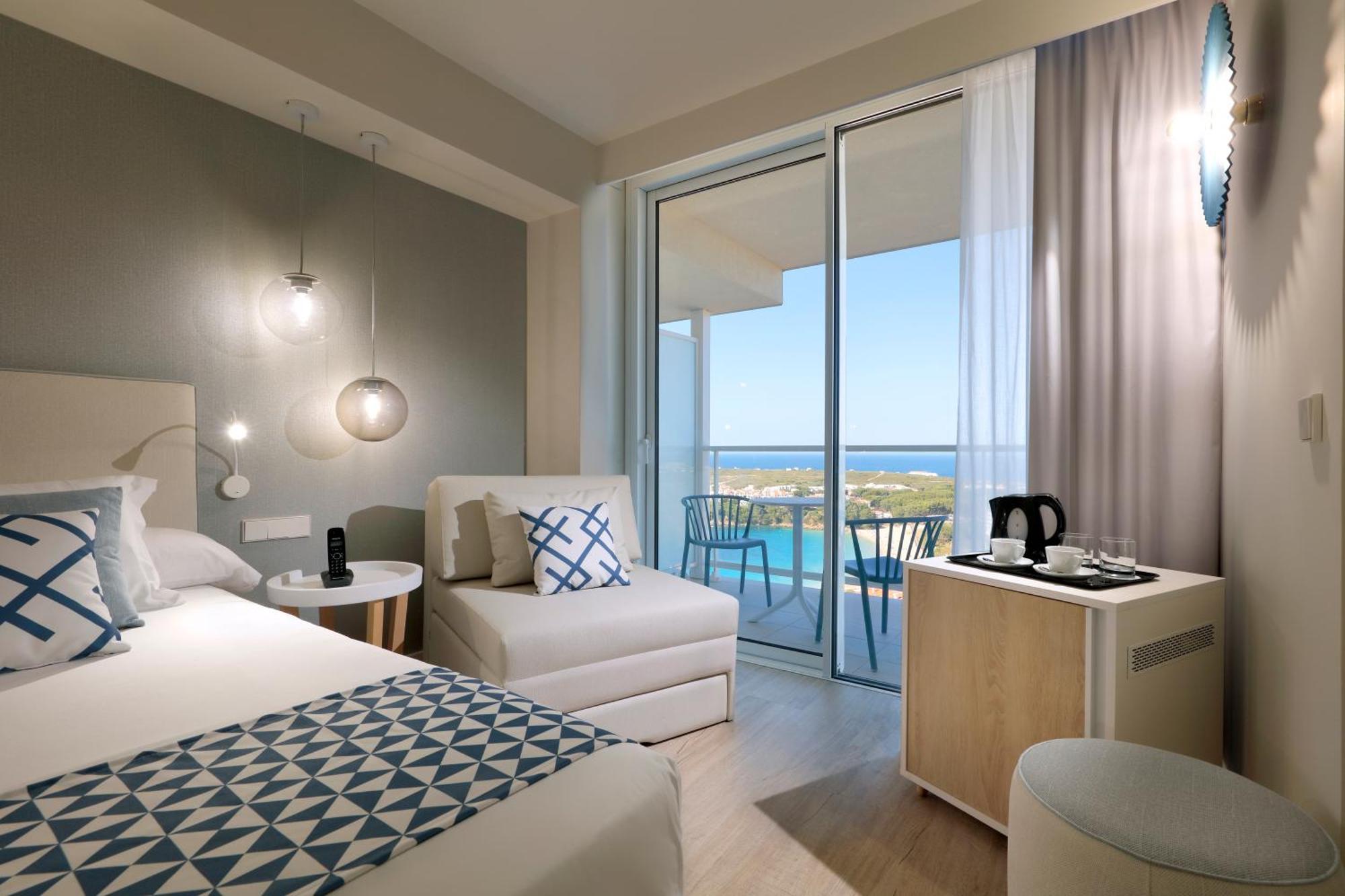 Quarto Comunicante com Vista Mar (4 Adultos)
