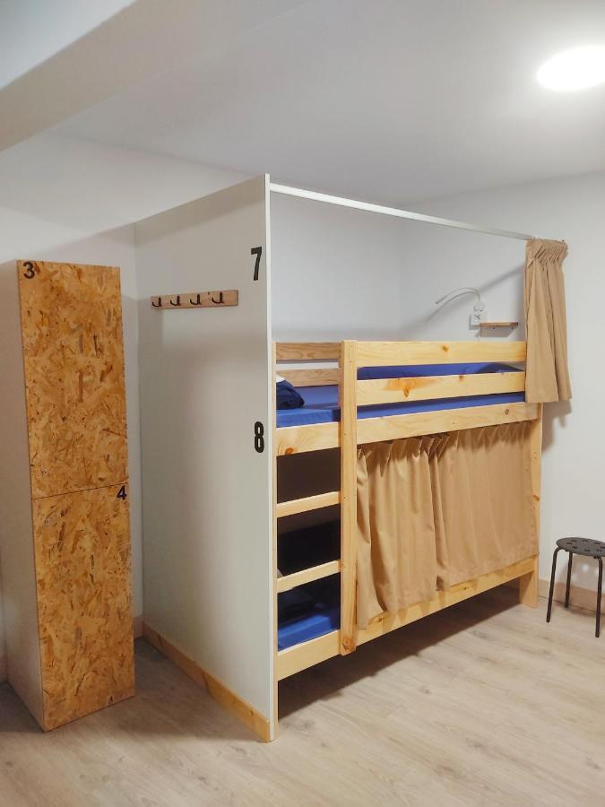 Litera en habitación compartida mixta