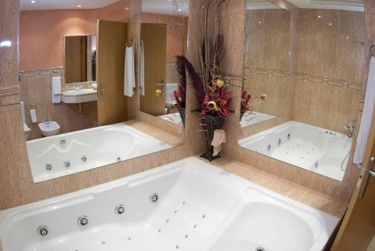 Suite con bañera de hidromasaje
