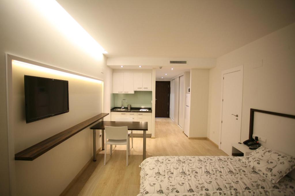 Studio (2 Adults)