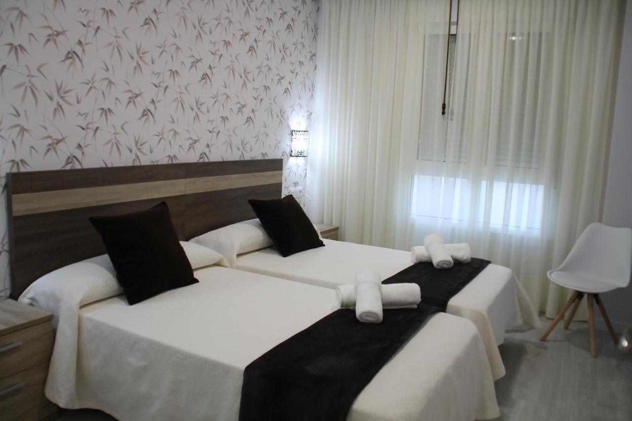 Twin Room with Private Bathroom