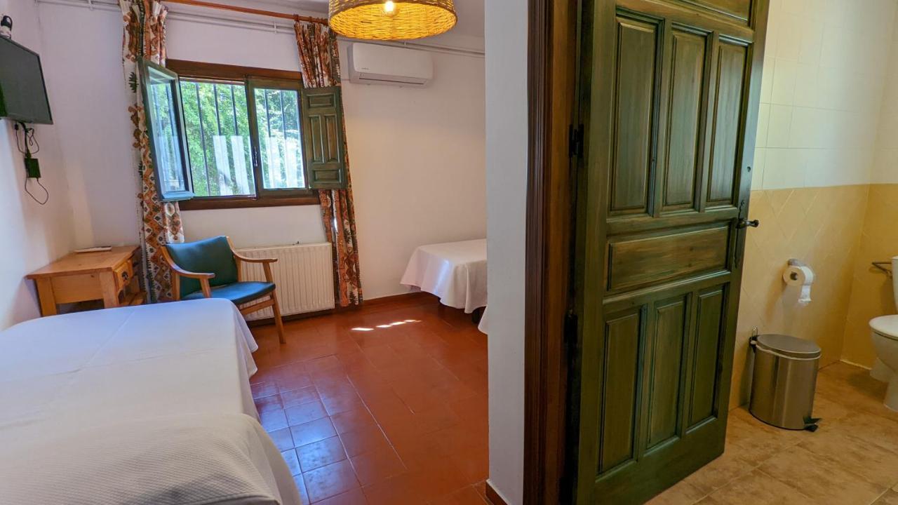 Habitación Triple con vistas a la montaña