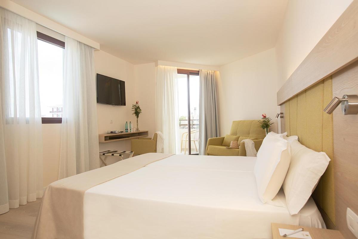 Doppelzimmer mit seitlichem Meerblick