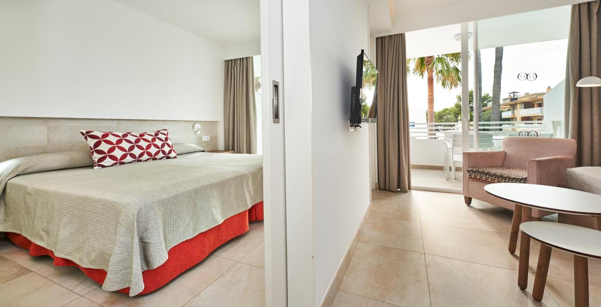 One-Bedroom Apartment,942347128:JPEG
