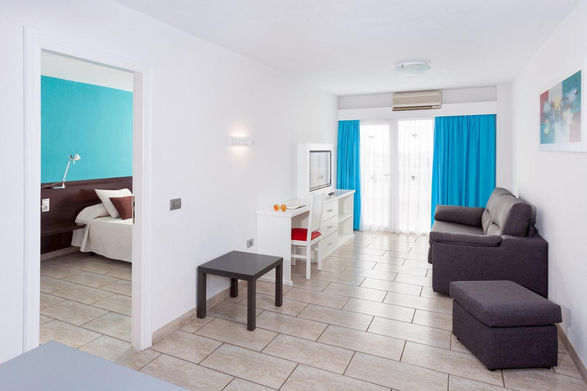 One-Bedroom Apartment Pool View