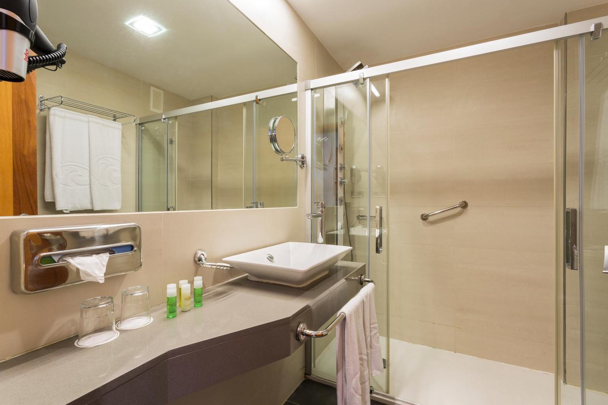 Deluxe Double Room with Beach View