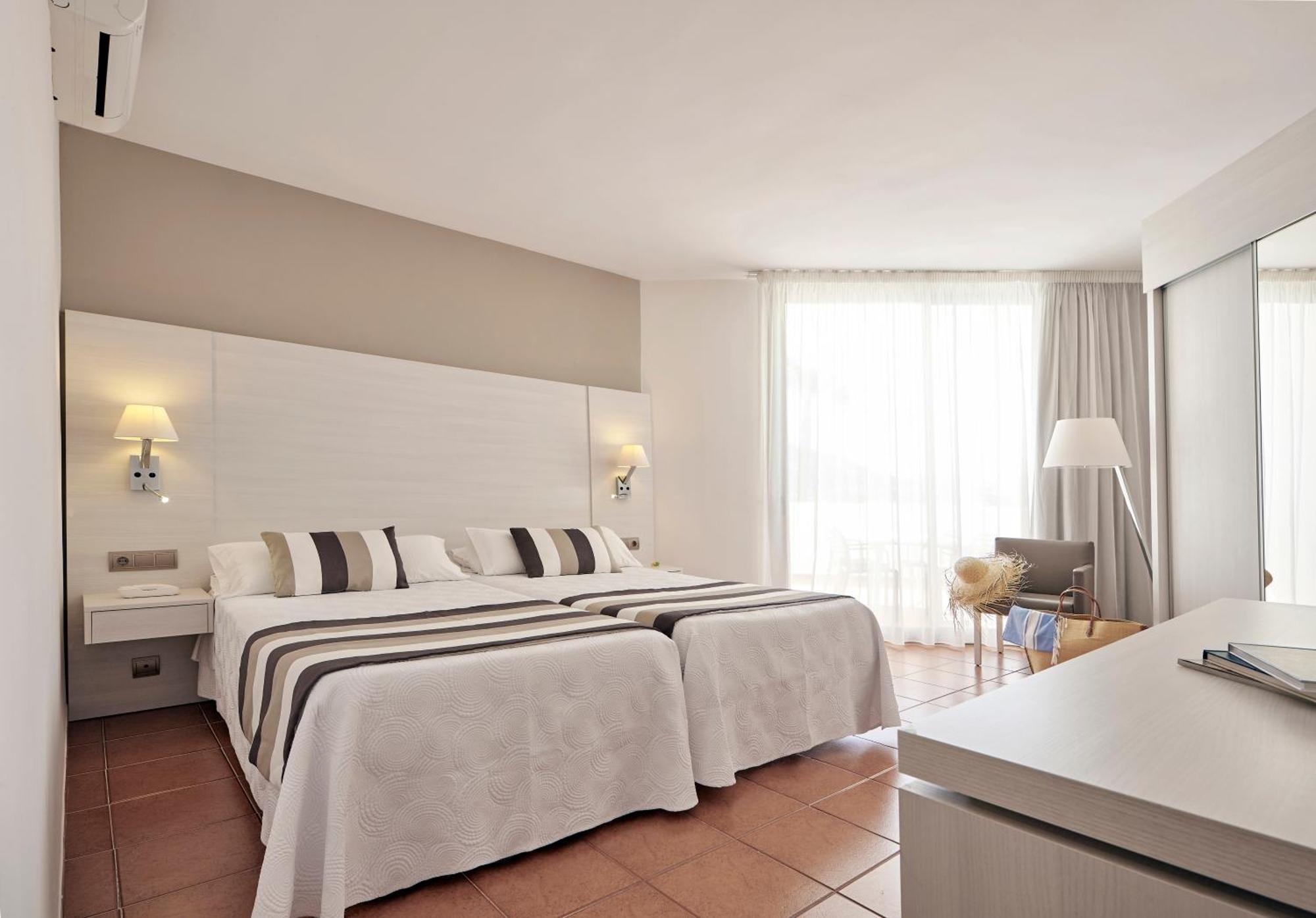 Double or Twin Room Terrace,1272524800:JPEG