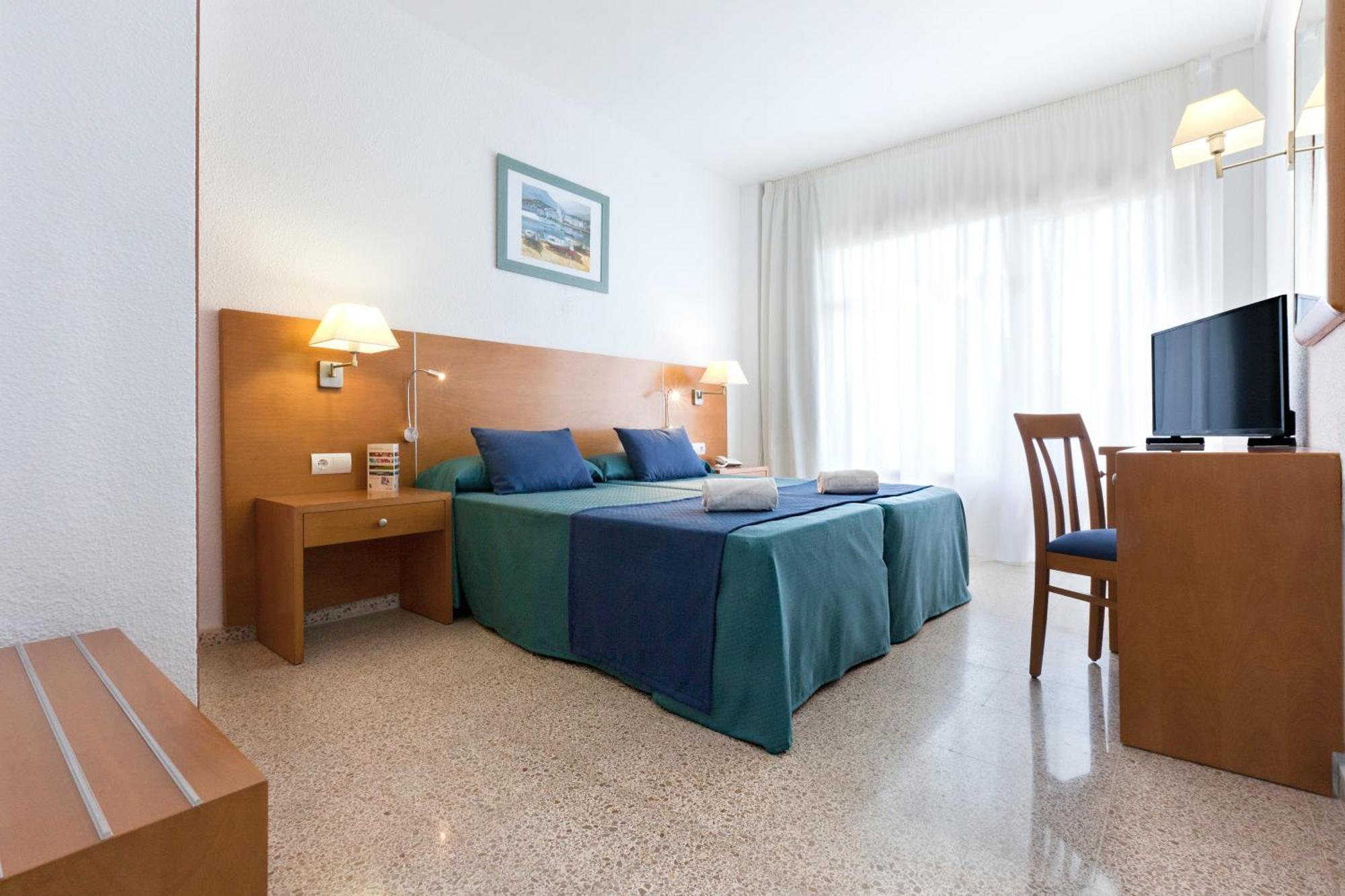 Habitación Doble con vistas a la piscina