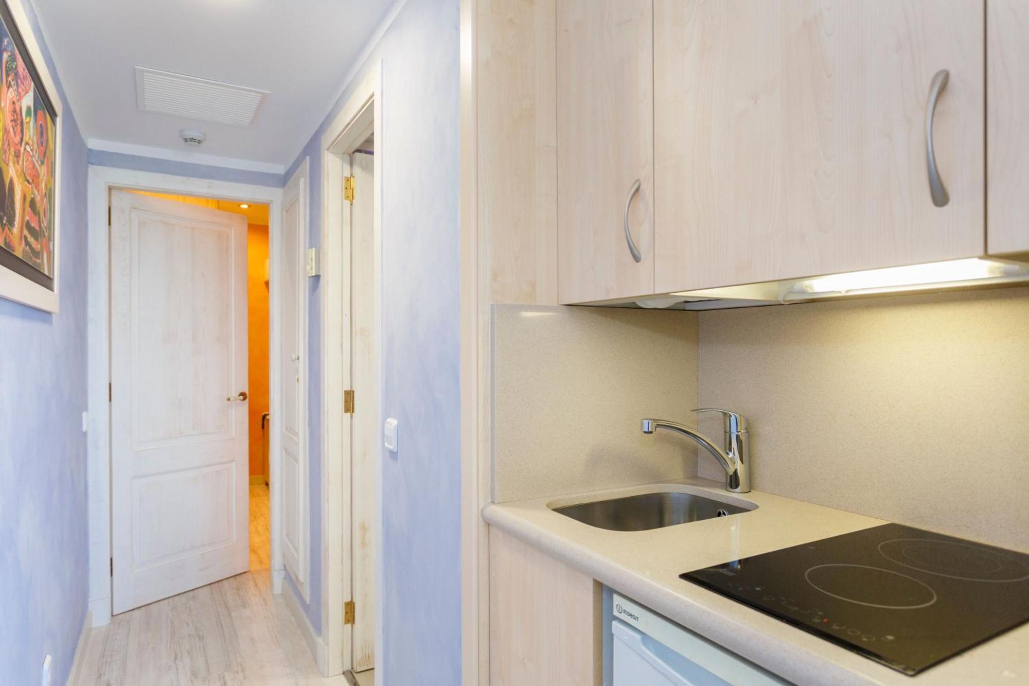 Apartamento de 1 dormitorio con vistas a la piscina