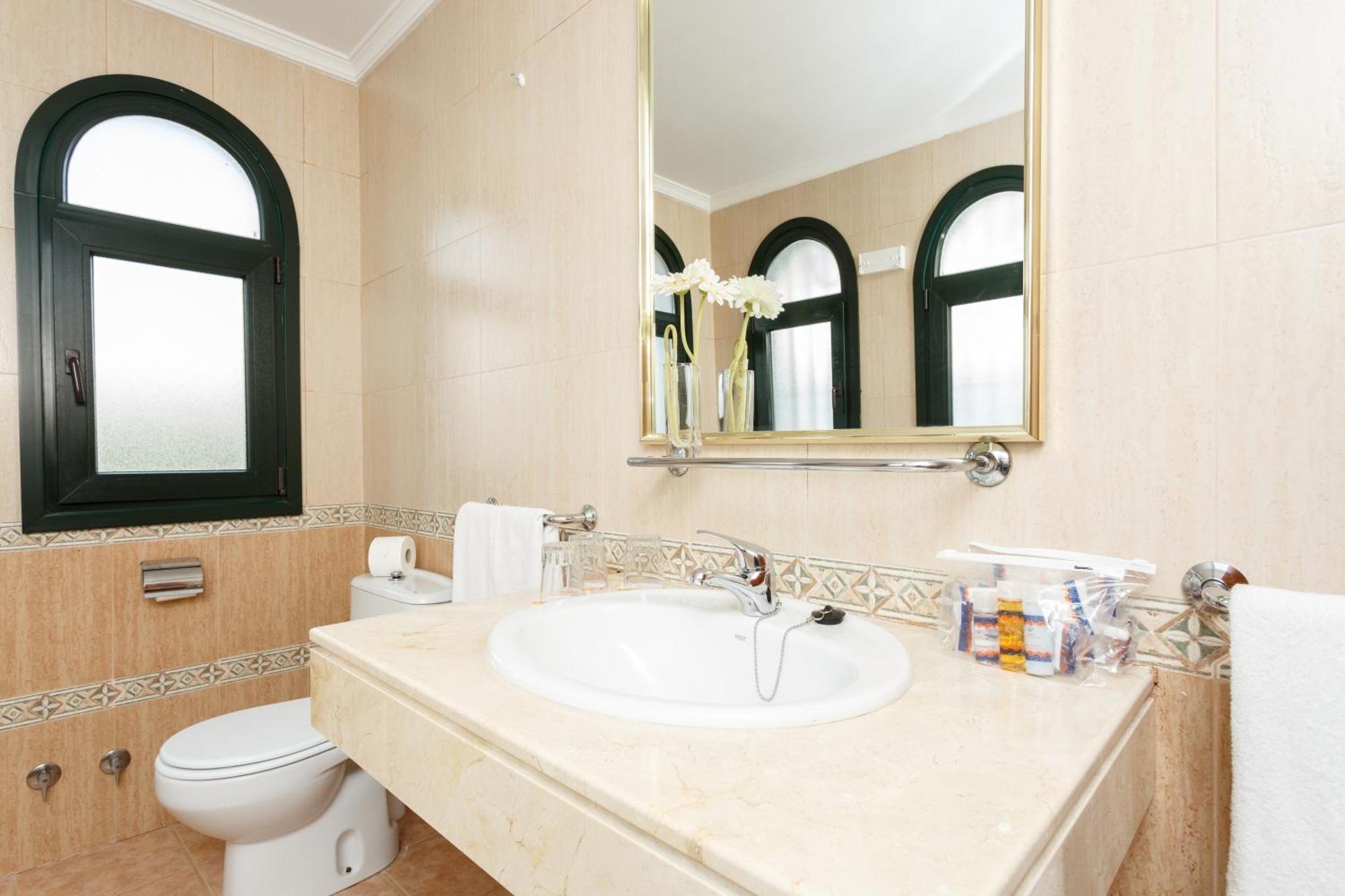 Double Room,1272763666:JPEG