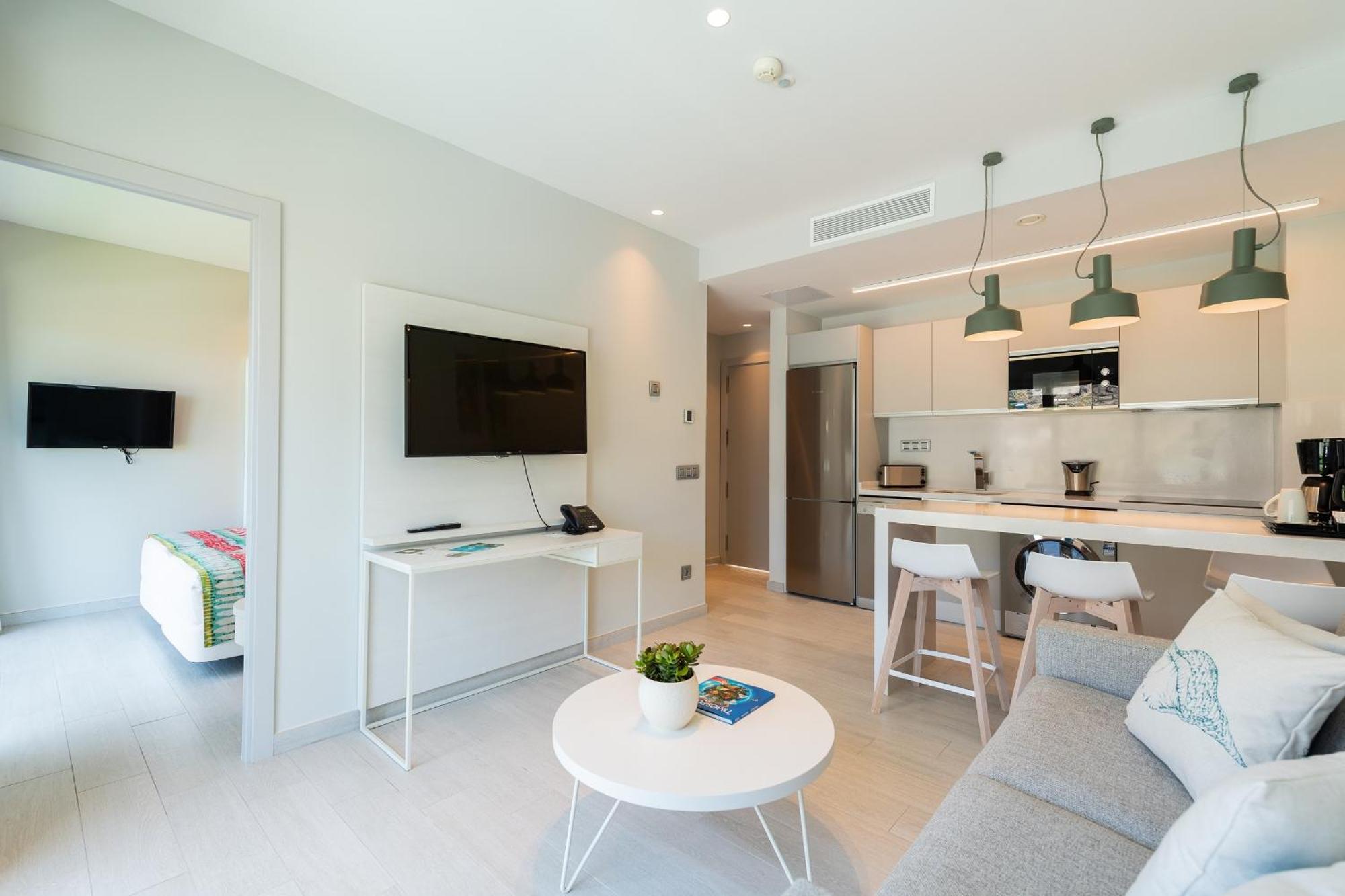 Superior One Bedroom with Hot Tub