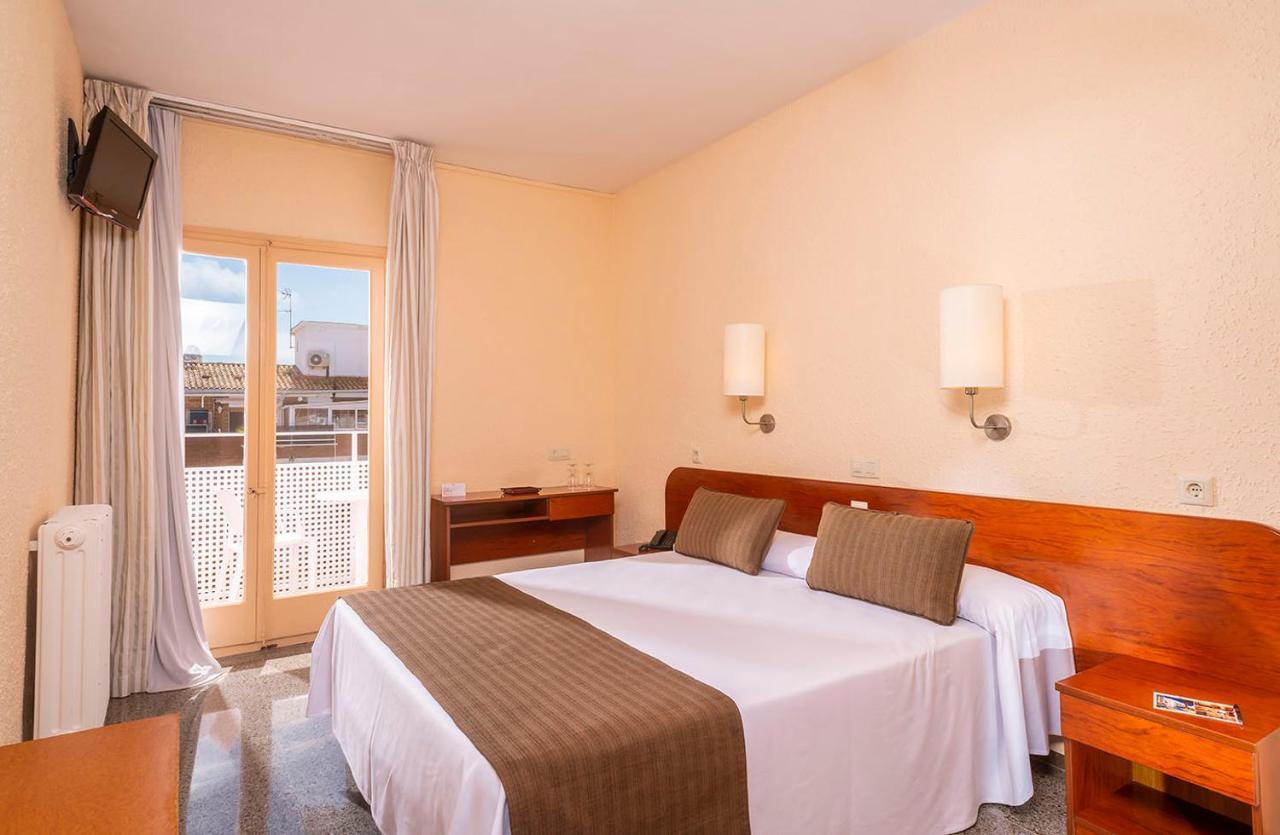 Habitación Doble con vistas a la piscina