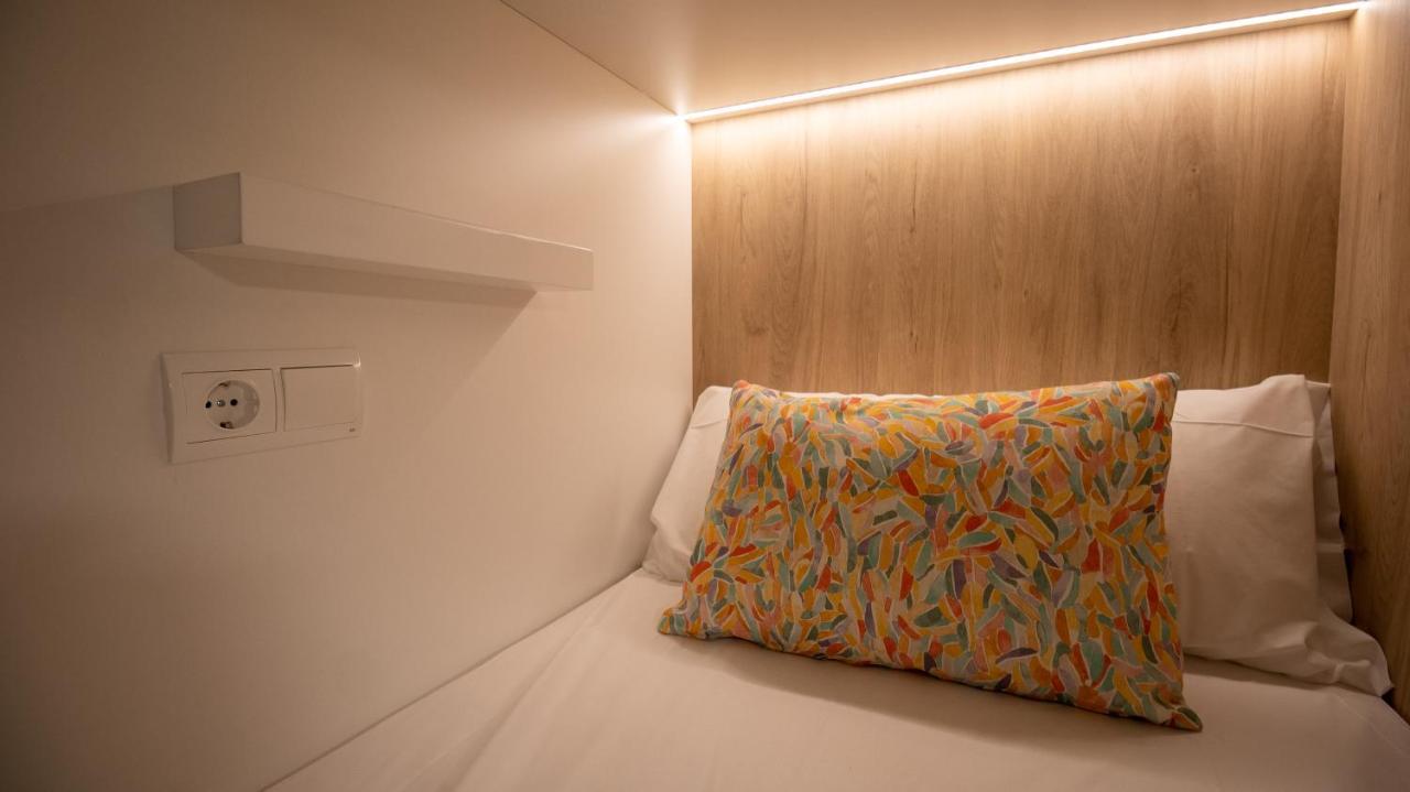 Cama Individual en habitación compartida femenina