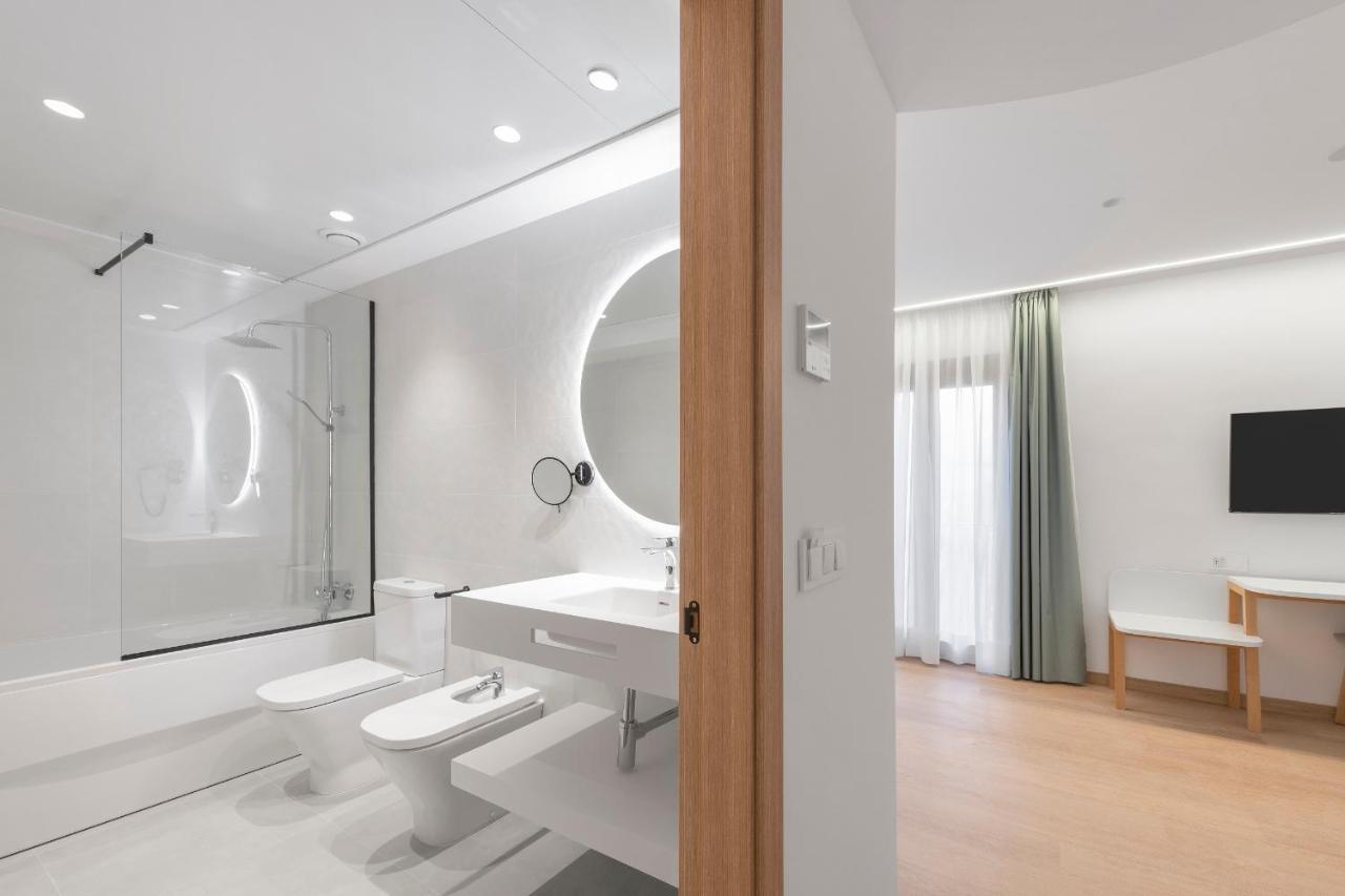 Standard ApartmentNo access to the pool or rooftop