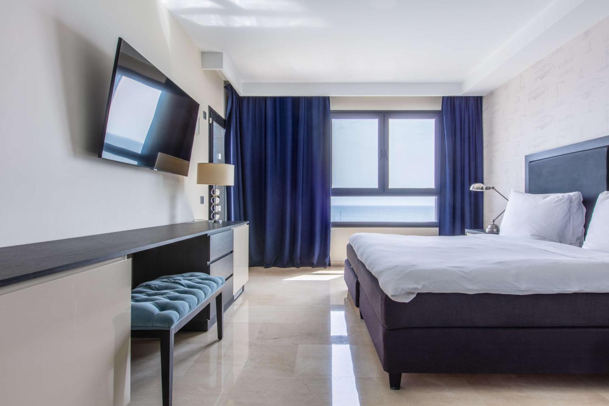 Premium Suite- 3 Bedroom & Sea View