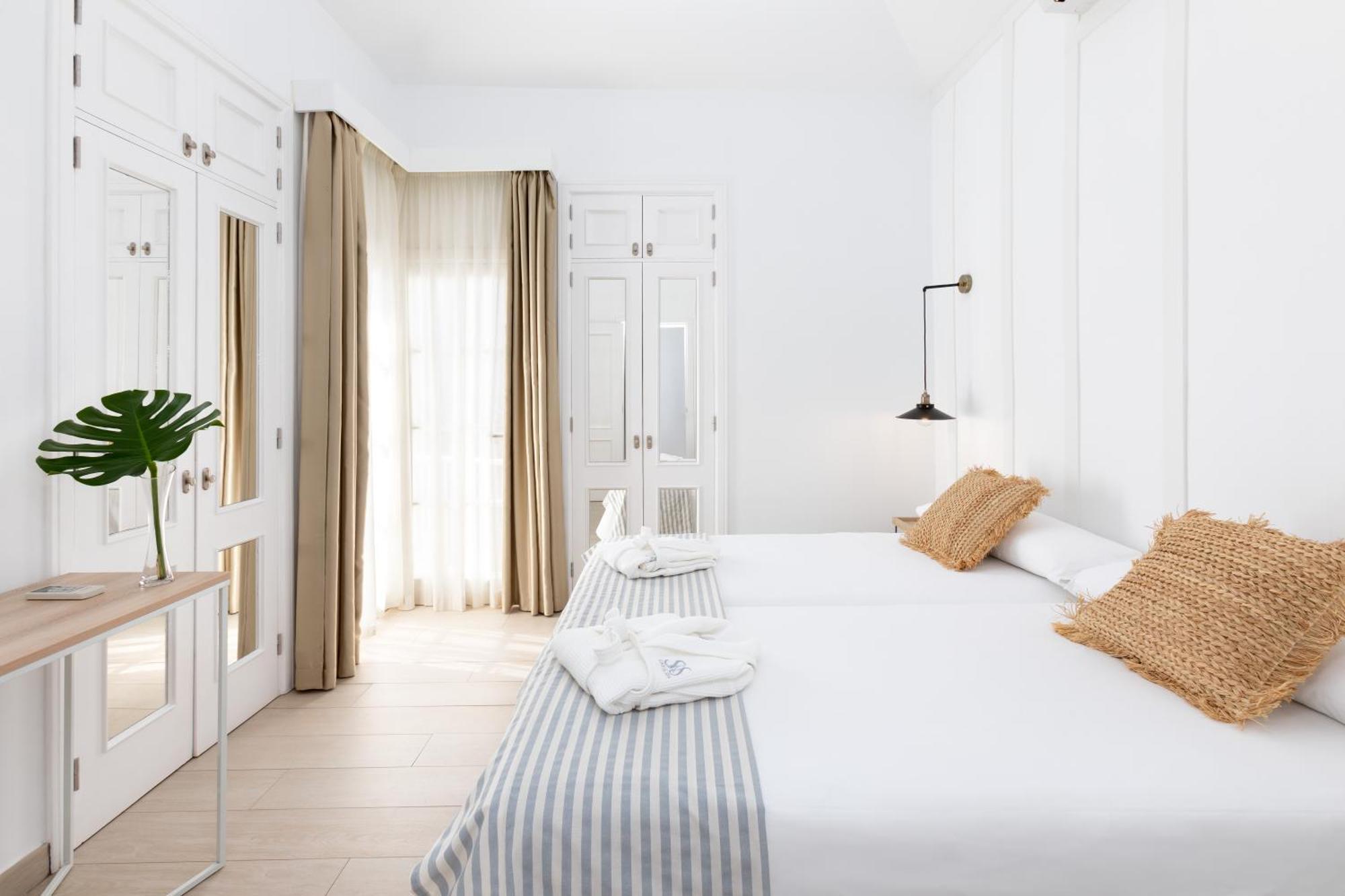 Deluxe One-Bedroom Apartment Ground Floor