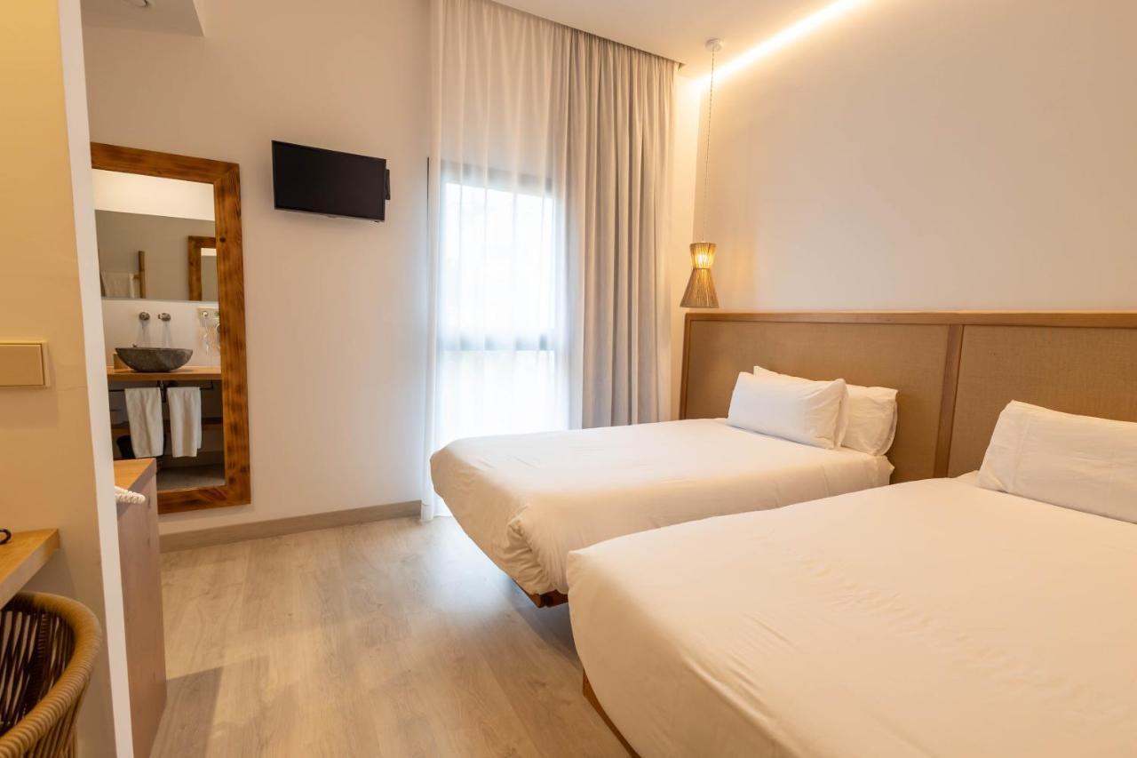Double Twin Room,1363658690:JPEG