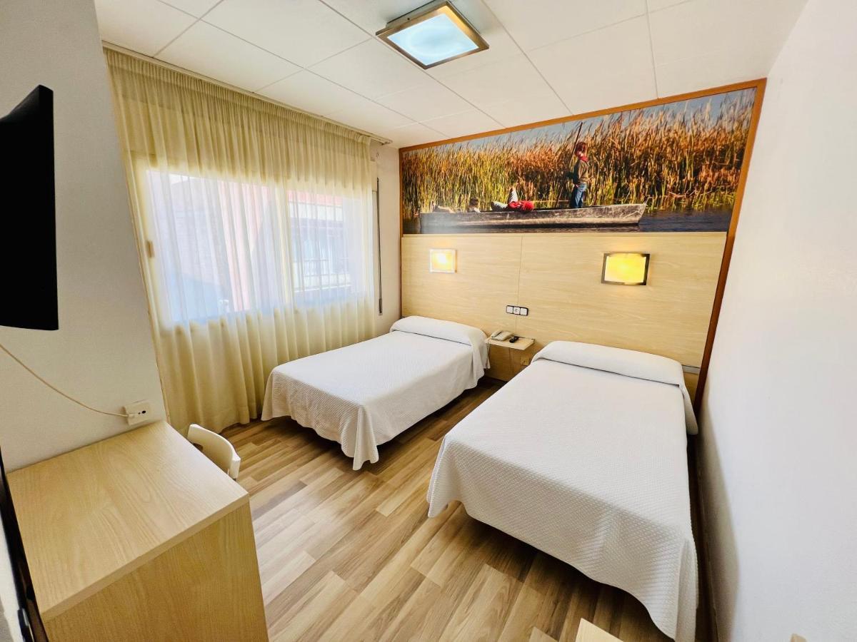 Twin Room,1391906849:JPEG