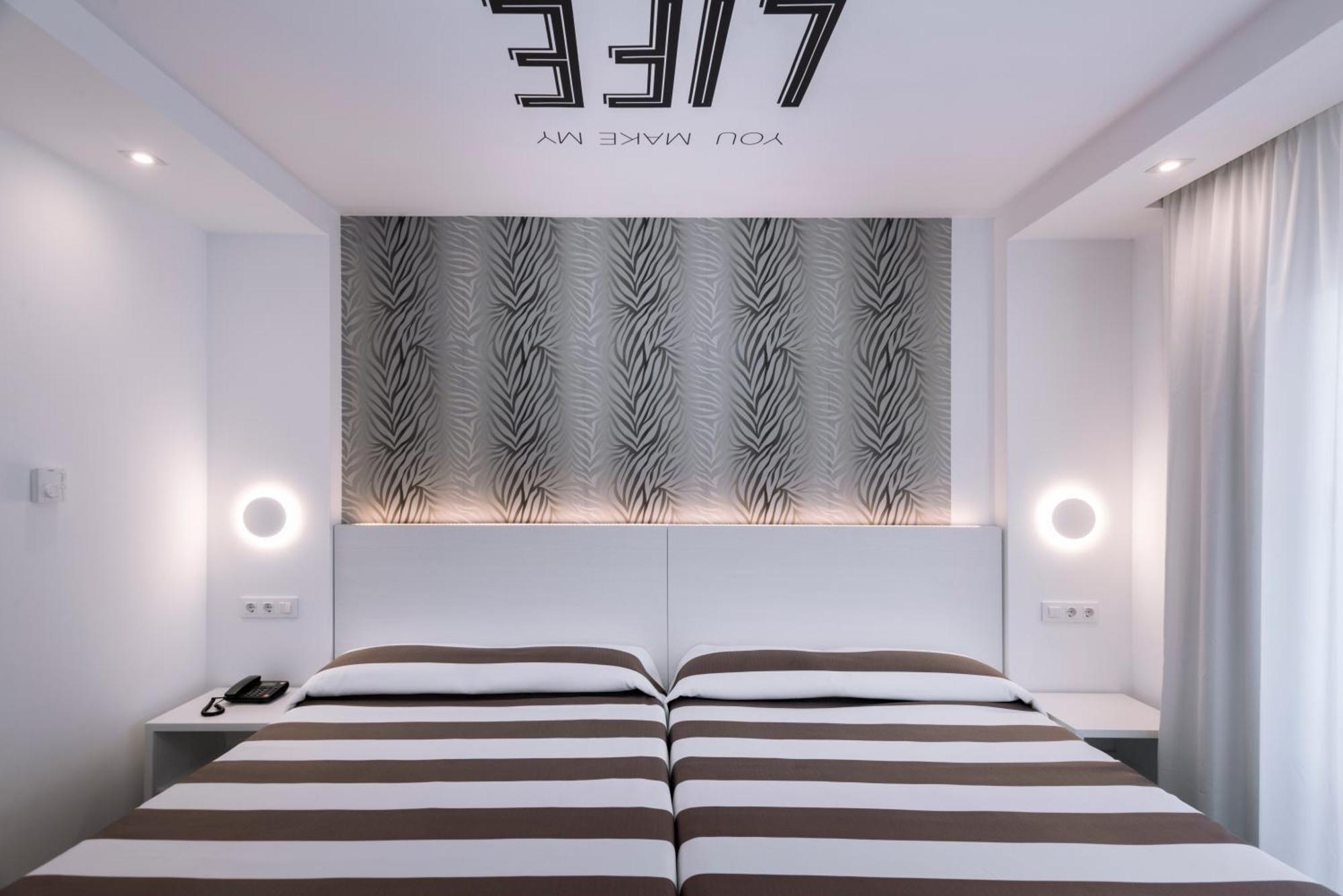 Doppelzimmer mit Poolblick