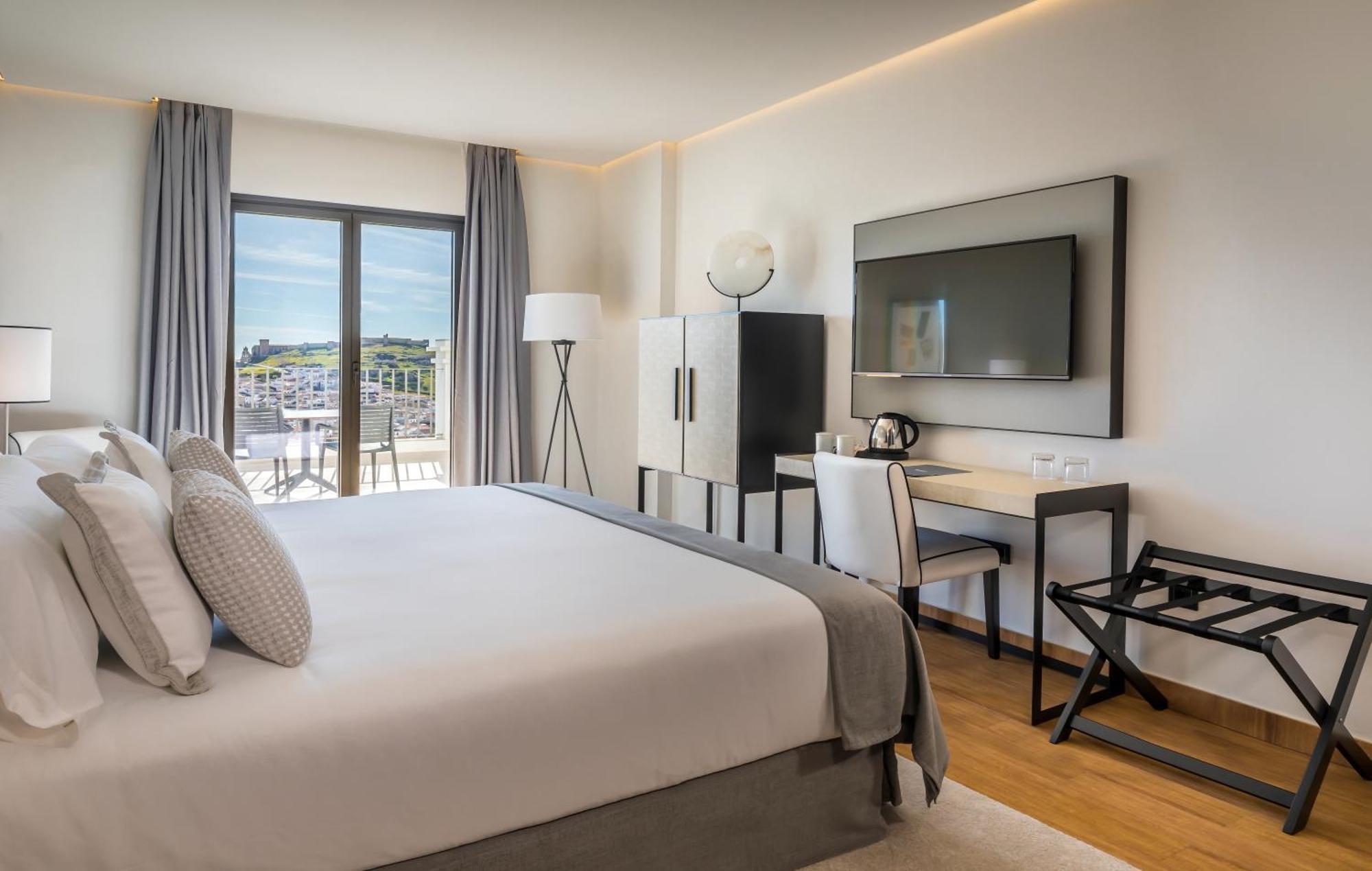 Deluxe Double Room Terrace pool view 2 pax,1458460432:JPEG