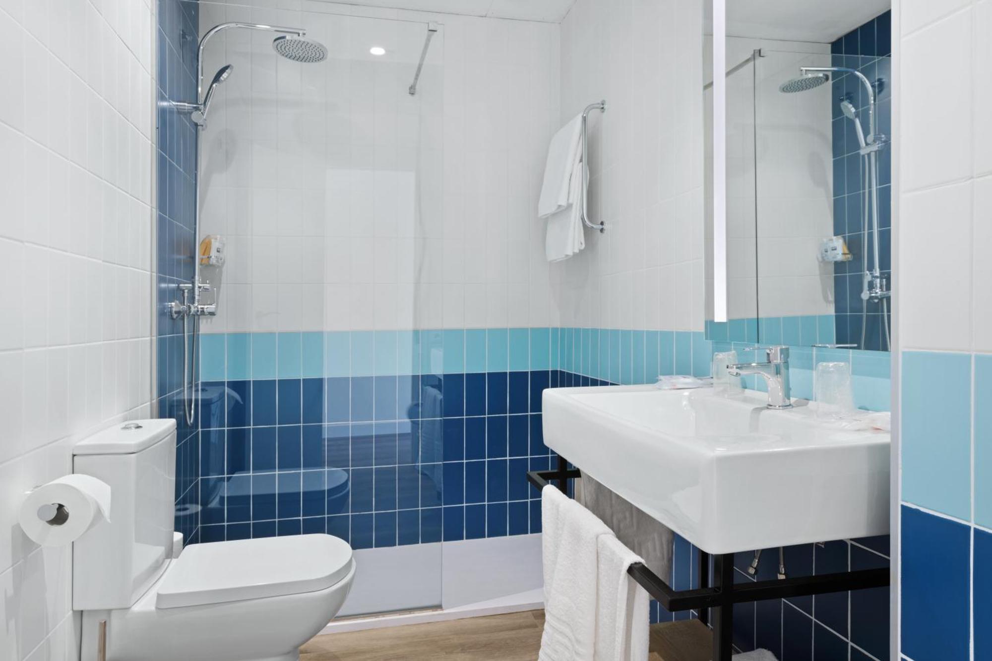Standard Double Suite