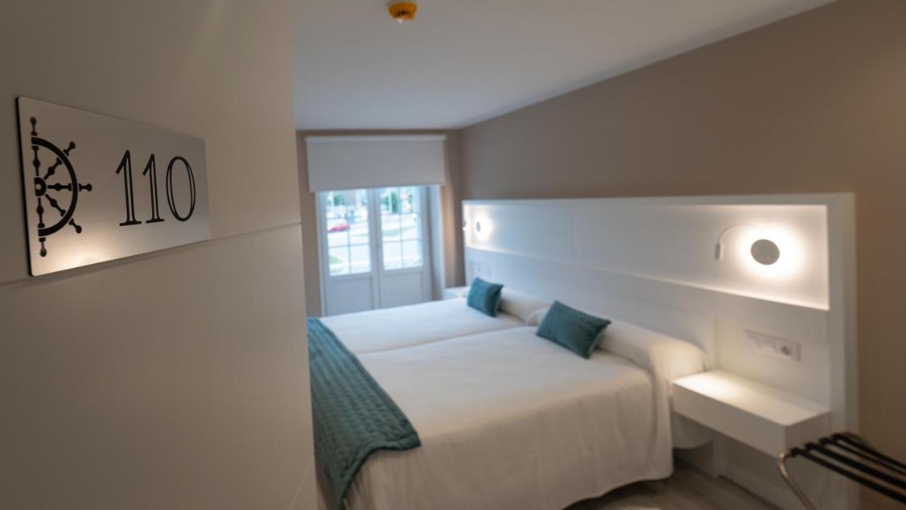 Habitación con cama grande