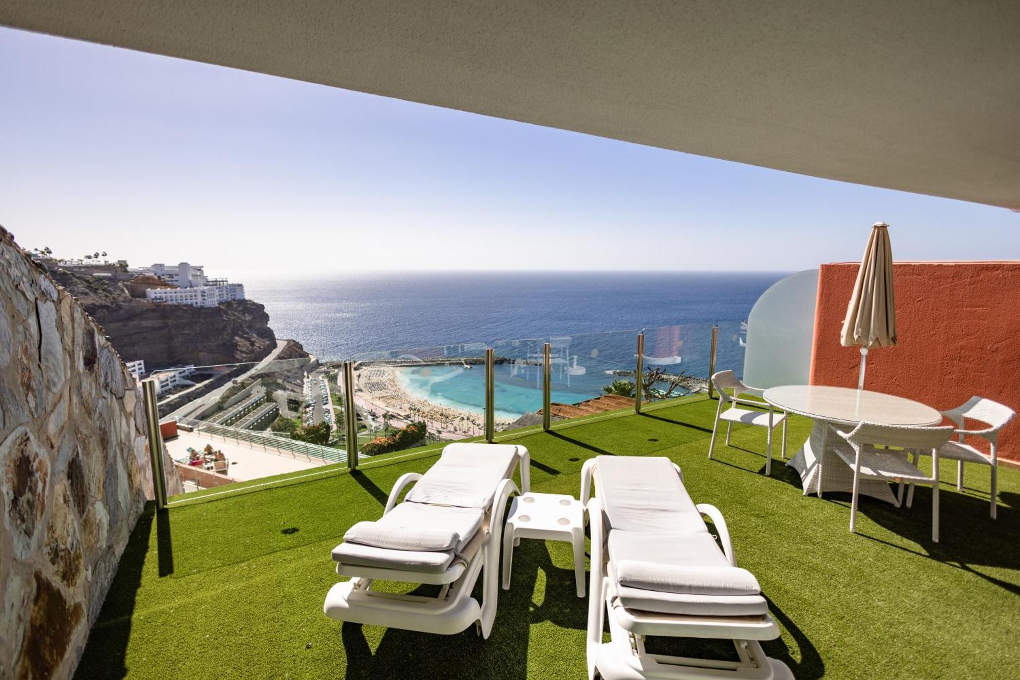 Top Floor Premium Apartment Sea View
