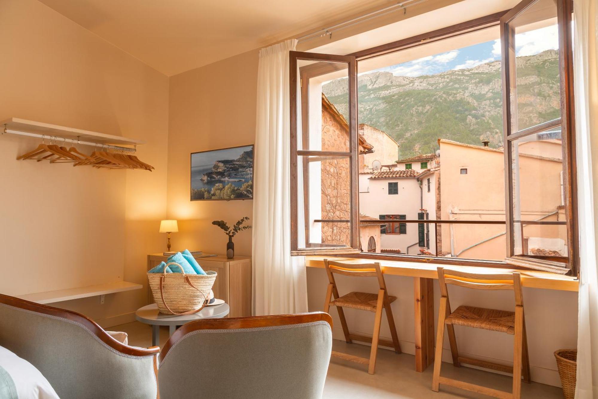 Habitación Doble con vistas a la montaña