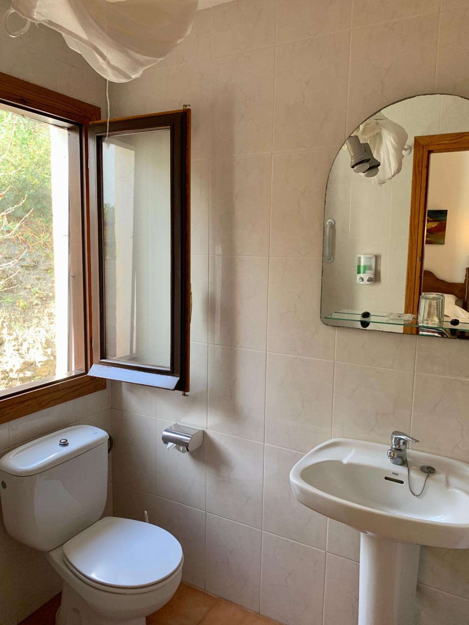 Economy Single Room