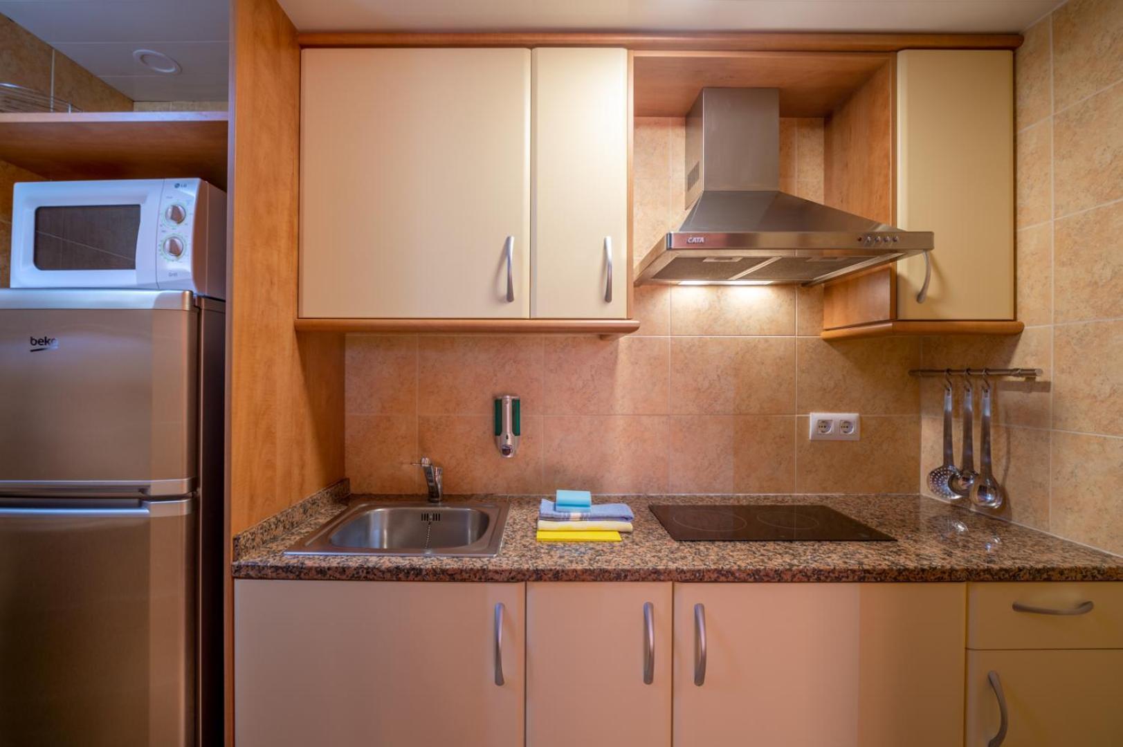 One-Bedroom Apartment 2,1535116705:JPEG