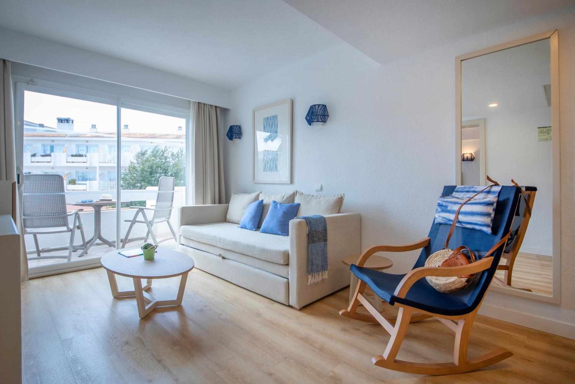 Junior Suite with Balcony