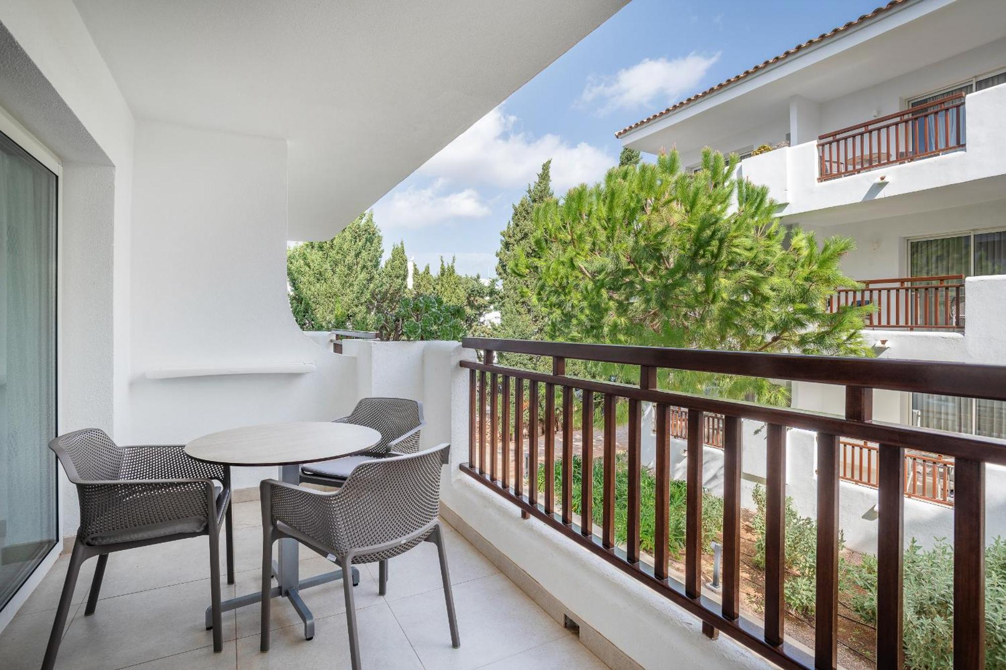 Select One-Bedroom Apartment